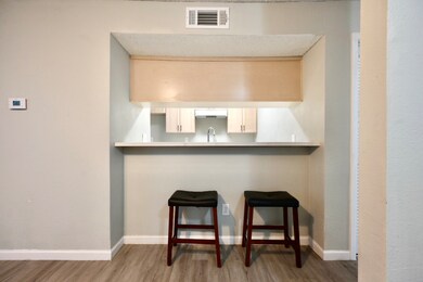 3200 S Gessner Rd unit 204, Houston, TX 77063 - photo 5