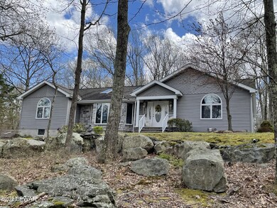 801 Cedar Ct, Hawley, PA 18428 - photo 3