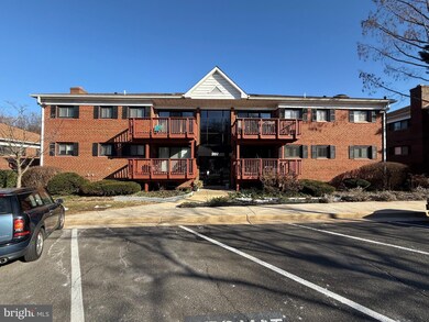 207 Skyhill Rd unit 10, Alexandria, VA 22314 - photo 2