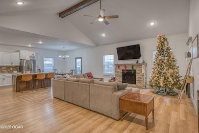 1013 Stadium Dr, Webb City, MO 64870 - photo 3