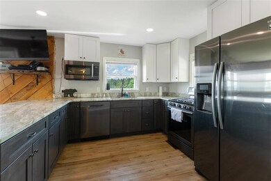 12 Grandview Dr, Clarksville, NH 03592 - photo 5