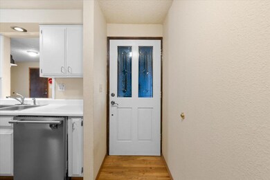 1075 N 5th St, Central Point, OR 97502 - photo 6