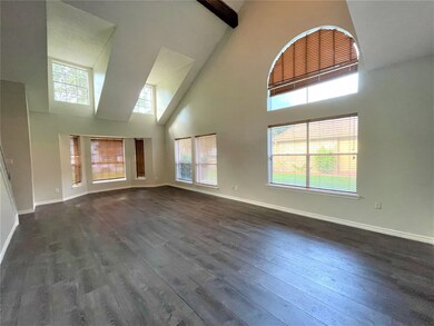 11123 Gatesden Dr, Tomball, TX 77377 - photo 2