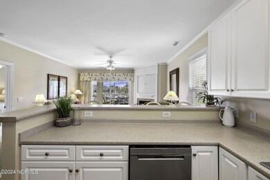 17-web-or-mls-2555 St James Dr 502 -17