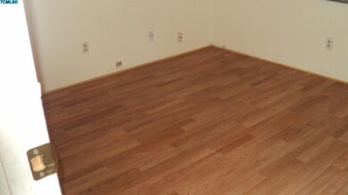662 E Henderson Ave, Porterville, CA 93257 - photo 6