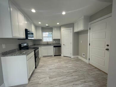 1315 W Gandy St, Denison, TX 75020 - photo 4