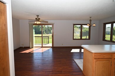 118 Lynn Dee Ct, New Carlisle, IN 46552 - photo 4