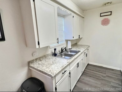 305 E Elm St, Skiatook, OK 74070 - photo 5