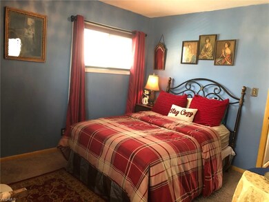 28271 Gilchrist Dr, Euclid, OH 44132 - photo 2