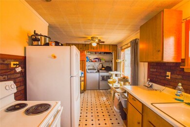 89 Circle r Rd, Jefferson, CO 80456 - photo 2