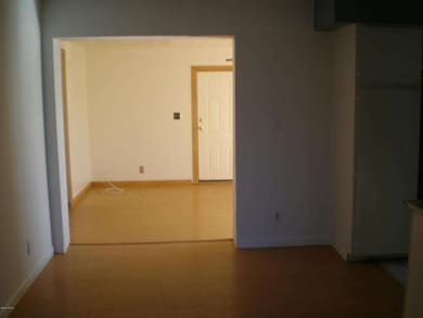 312 E Mahoney St, Winslow, AZ 86047 - photo 2