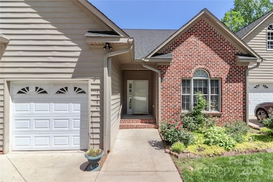 1530 Forest Park Dr unit 1530, Statesville, NC 28677 - photo 3