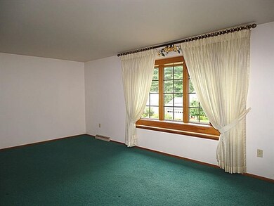 Neutral dcor plus 4 panel bow window provides plen