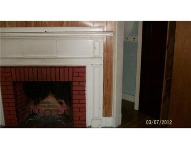 142 Whitmarsh St, Providence, RI 02907 - photo 3