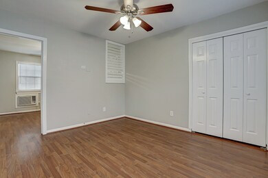 2202 Park St unit 15, Houston, TX 77019 - photo 2