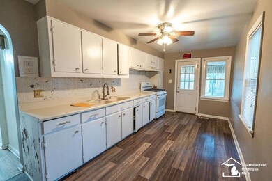 57 Navarre St, Monroe, MI 48161 - photo 4