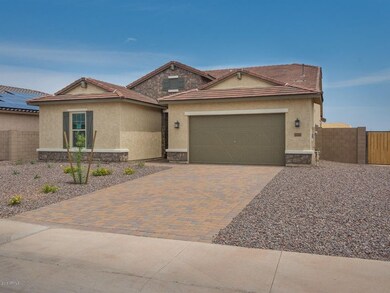 002_Paver Drive & Stone Accents
