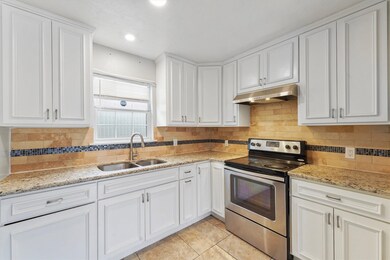 1003 Melbourne St unit 2, Houston, TX 77022 - photo 3