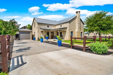 113 Settlement Dr, Fredericksburg, TX 78624 - photo 2