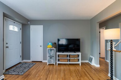 2805 Quebec Ave S-9597-Edit.jpg