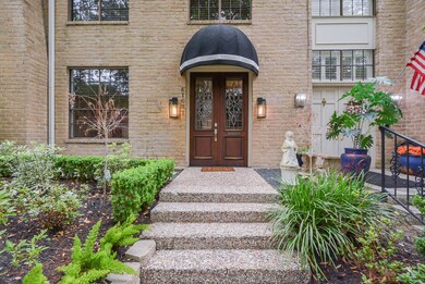 8 Bayou Pointe Dr, Houston, TX 77063 - photo 2