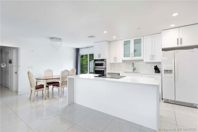 Open concept kitchen great for entertaining.
