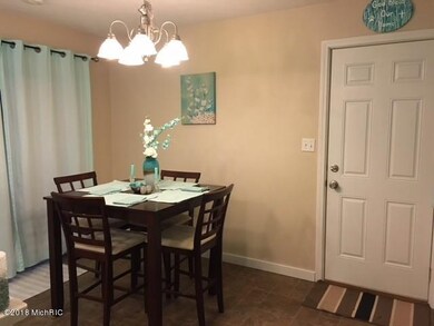 1726 Cedar St, Niles, MI 49120 - photo 2