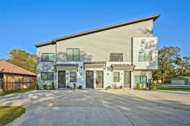 9002 Kelburn Dr unit A, Houston, TX 77016 - photo 3