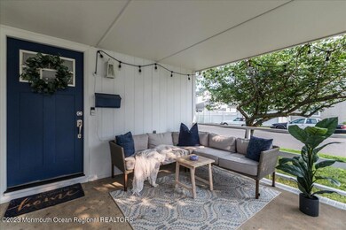 05-806BartonAve0016