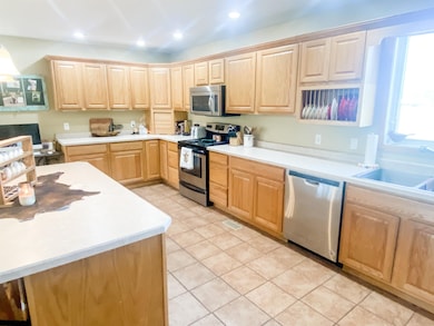 9528 W Front Rd, North Platte, NE 69101 - photo 2