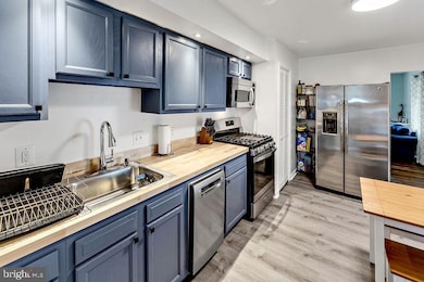 912 Woodlynn Rd, Essex, MD 21221 - photo 6