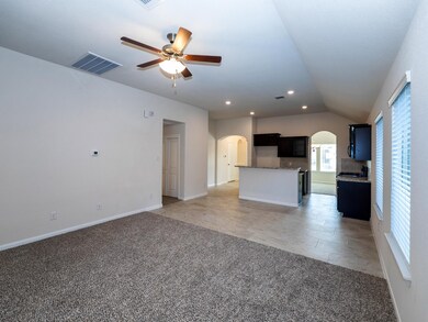 5192 Echo Falls Dr, Alvin, TX 77511 - photo 7