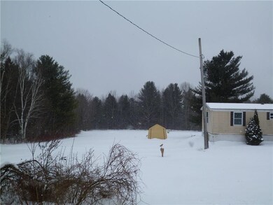 Nice open area behind mobile home