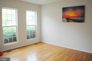 5607 Silk Tree Dr, Riverdale, MD 20737 - photo 6