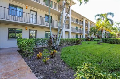 5733 Deauville Cir unit 308, Naples, FL 34112 - photo 4