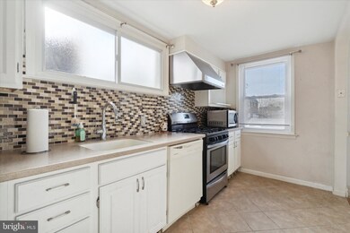 1060 Oakwood Dr, Glenolden, PA 19036 - photo 7