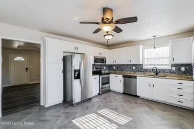 193 Tecumseh Dr, Shepherdsville, KY 40165 - photo 5