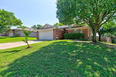 325 Pecos Dr, Weatherford, TX 76086 - photo 2
