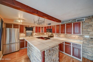 6823 S 42nd St-10