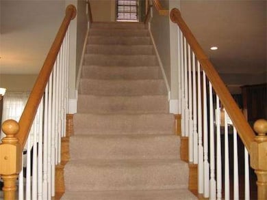 6 Queen of Roses Ln, Uxbridge, MA 01569 - photo 4