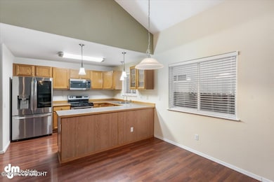11-Dining Area_SLS_-7000