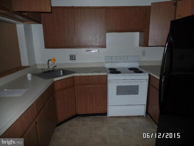 902 N Fulton Ave unit L, Baltimore, MD 21217 - photo 5