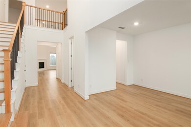 1762 Lake Crest Ln, Friendswood, TX 77546 - photo 7