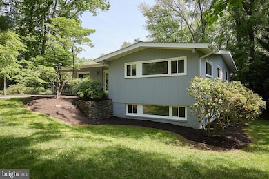 11711 Karen Dr, Potomac, MD 20854 - photo 2