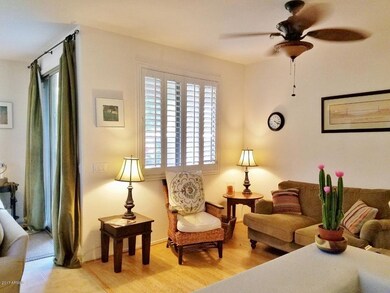5-bonus-den-in-family-room