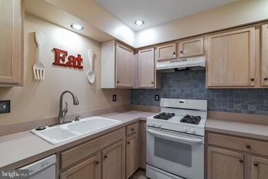 112 Runnymede Ct, Harleysville, PA 19438 - photo 7