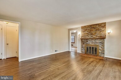 2325 Highland Ave, Falls Church, VA 22046 - photo 5
