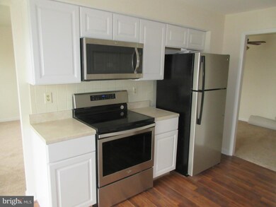 318 Chapel Ct, Walkersville, MD 21793 - photo 7