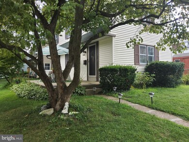 738 Thorndale Rd, Aldan, PA 19018 - photo 2