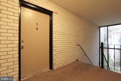 14426 Parkvale Rd unit 5, Rockville, MD 20853 - photo 2